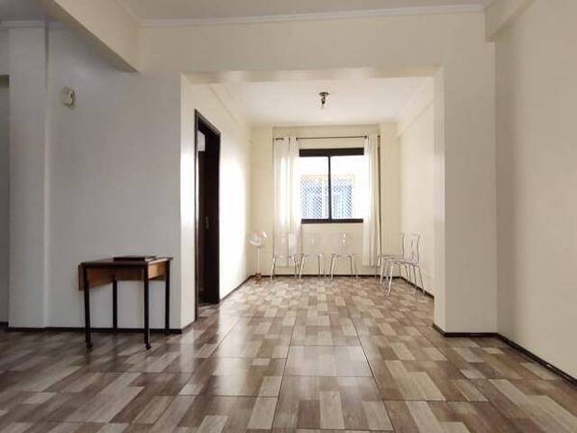 Apartamento para Venda em Caxias do Sul - 2