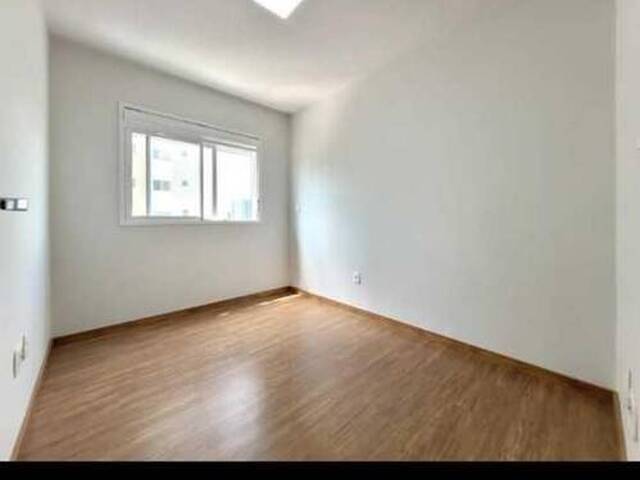 Apartamento para Venda em Caxias do Sul - 4