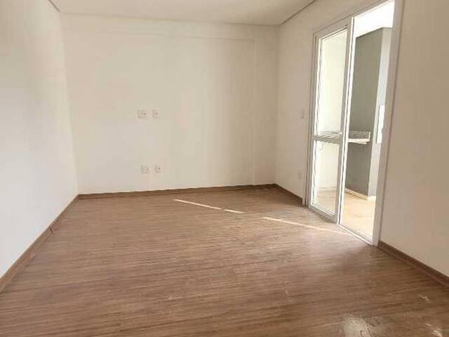 Apartamento para Venda em Caxias do Sul - 3