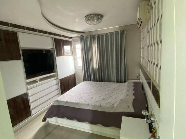 #1010 - Casa para Venda em Caxias do Sul - RS