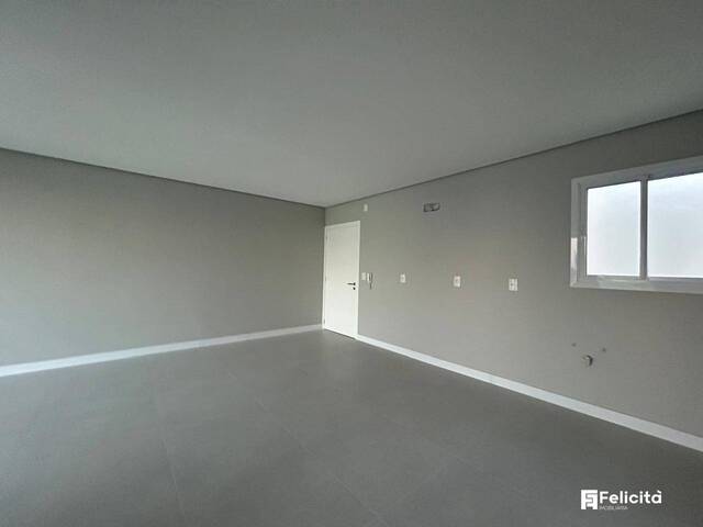 Apartamento para Venda em Caxias do Sul - 2