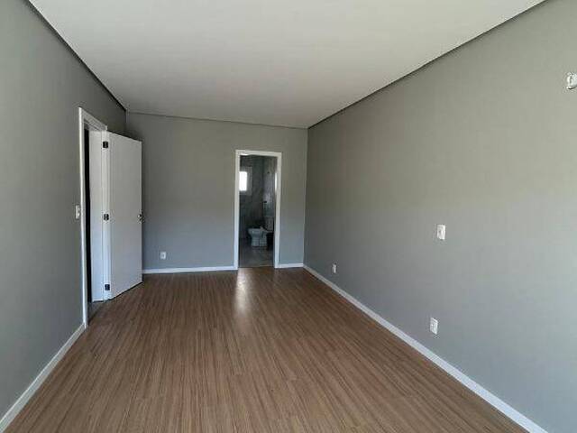 #1185 - Casa para Venda em Caxias do Sul - RS