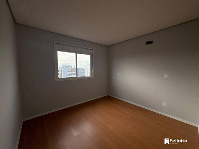 Apartamento para Venda em Caxias do Sul - 2