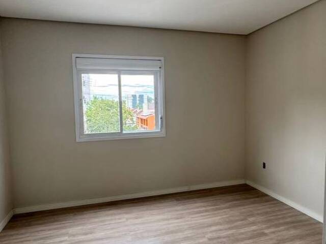 #1334 - Sobrado para Venda em Caxias do Sul - RS