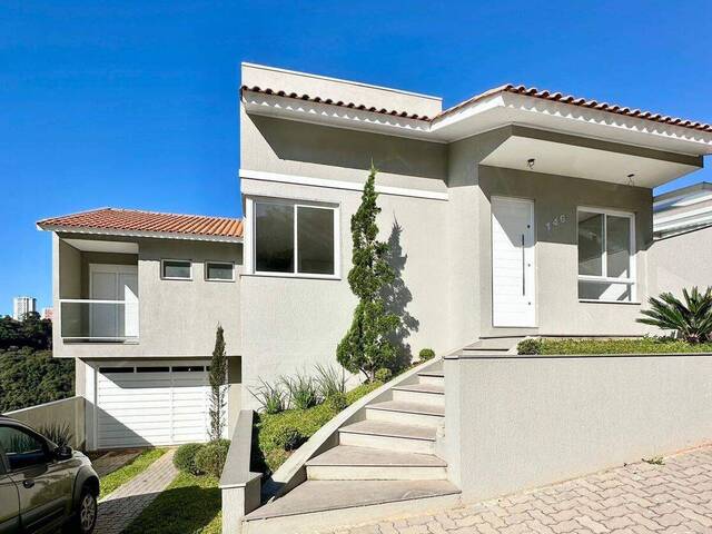 #1402 - Casa para Venda em Caxias do Sul - RS