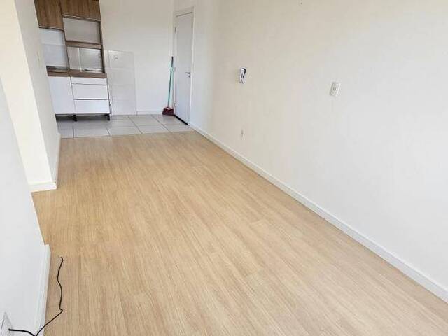 Apartamento para Venda em Caxias do Sul - 2