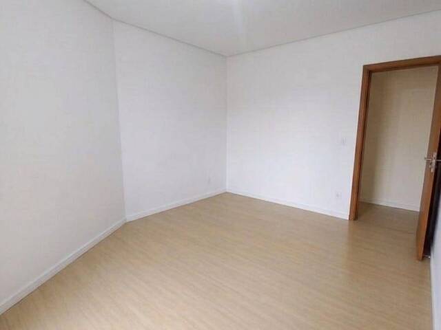 Sobrado para Venda em Caxias do Sul - 4