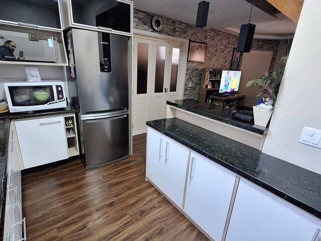 Sobrado para Venda em Caxias do Sul - 2