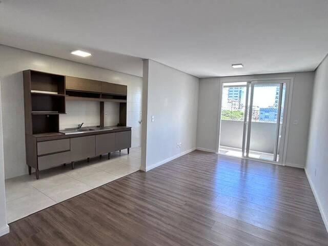 Apartamento para Venda em Caxias do Sul - 2
