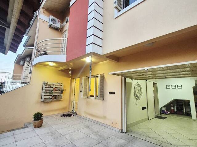 #1942 - Casa para Venda em Caxias do Sul - RS