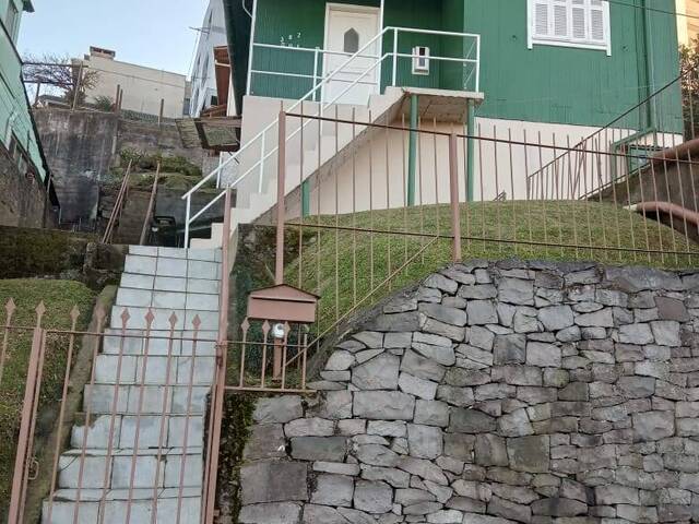 #1962 - Casa para Venda em Caxias do Sul - RS