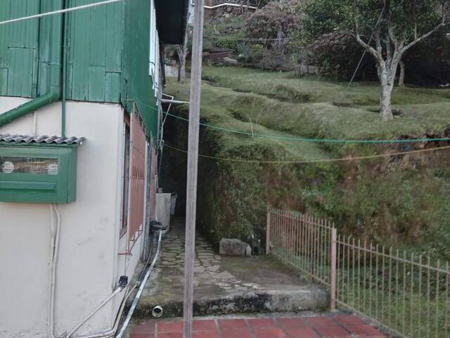 #1962 - Casa para Venda em Caxias do Sul - RS