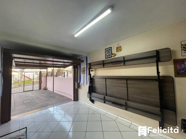 #2043 - Casa para Venda em Caxias do Sul - RS