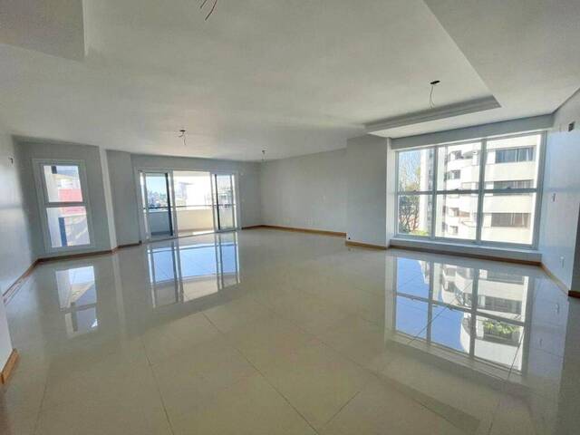 Apartamento para Venda em Caxias do Sul - 2