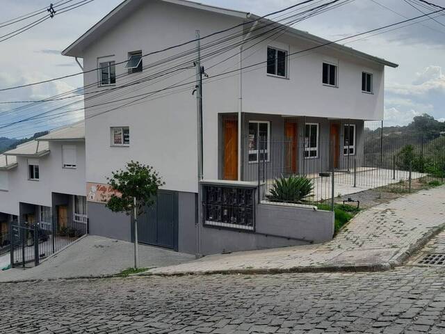 Casa para Venda em Caxias do Sul - 2