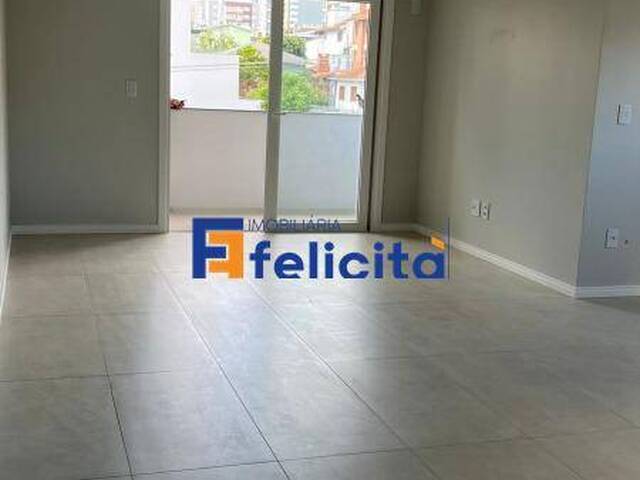Apartamento para Venda em Caxias do Sul - 2